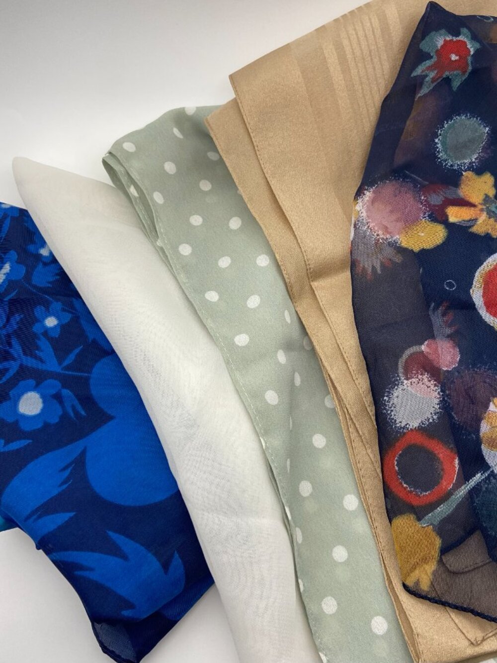 5 Vintage Scarves Lot#3 Different Colors and Sizes Some with Tags 60's to 90's - Picture 3 of 11